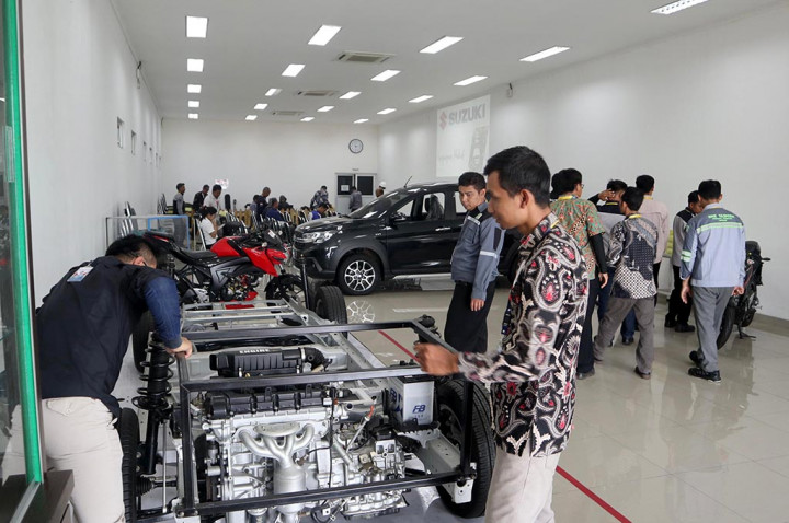 Suzuki Berikan Pengetahuan Otomotif Terkini Kepada Guru & Siswa SMK
