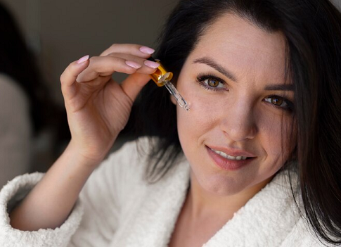 5 Manfaat Retinol untuk Kulit Usia 40 Tahunan