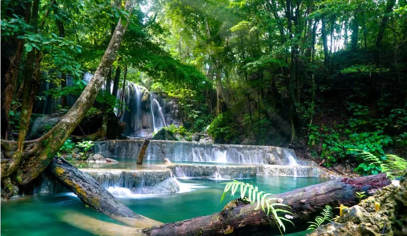 Keindahan lanskap Air Terjun Mata Jitu di Nusa Tenggara Barat. Dok. Kemenparekraf)