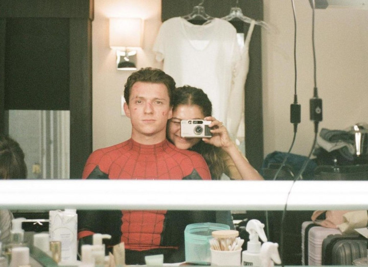 Tom Holland Akui Rajin Cek Kondisi Zendaya di Google