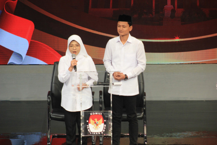 Debat Perdana, Dewi Setiani-Iing Andri Supriadi Beberkan 4 Misi untuk Pandeglang
