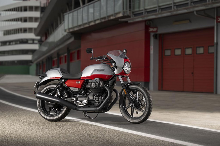 Moto Guzzi V7 Stone Corsa Padukan Desain Balap Klasik & Sentuhan Modern