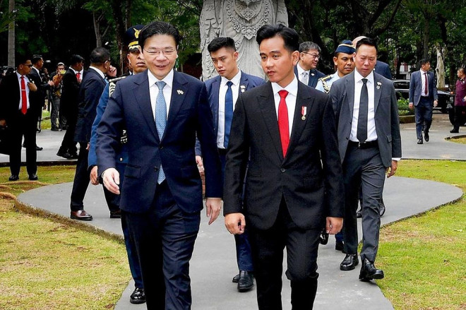 Wapres Gibran Rakabuming menyambut Perdana Menteri (PM) Republik Singapura Lawrence Wong bertempat di Hutan Kota, Plataran, Jakarta, pada Rabu, 6 November 2024.