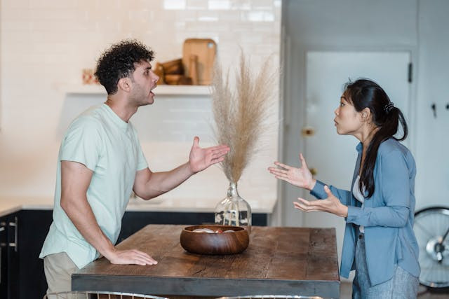 7 Cara Menghadapi Orang Keras Kepala, Bukan Cuma Sabar