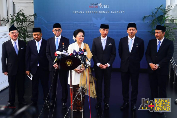 Prabowo Lantik Guru Besar Unpad Arief Anshory Jadi Anggota DEN