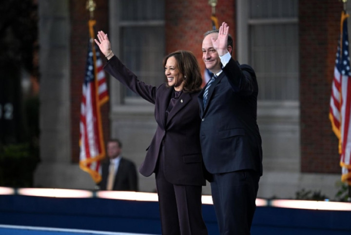 Pidato di Hadapan Pendukung, Kamala Harris Akui Kekalahan dari Trump