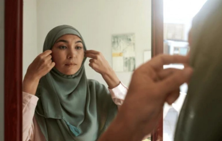 Doa Ketika Bercermin: Arab, Latin, dan Arti