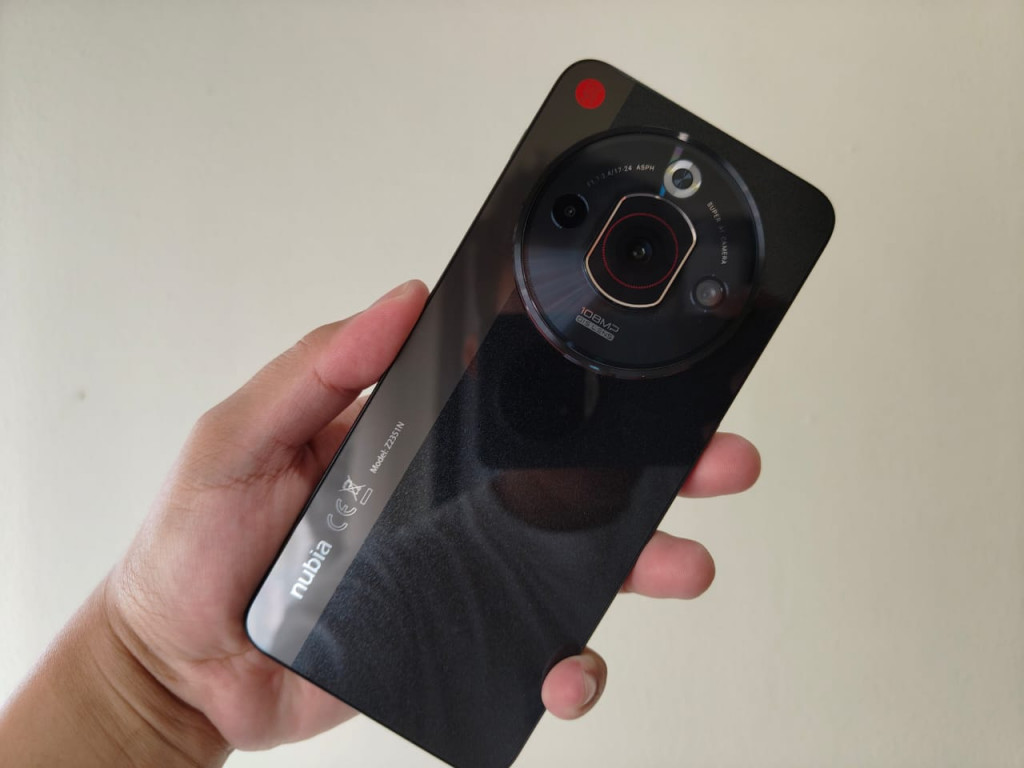 Nubia Focus Pro 5G.