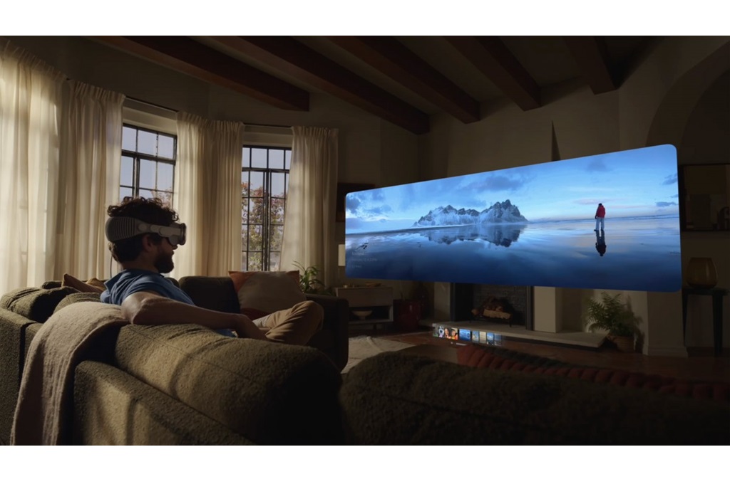 Apple dikabarkan berpotensi memilih teknologi layar lipat karya Samsung untuk headset Vision Pro berharga terjangkau.