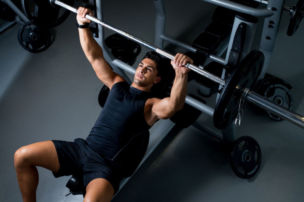 Ilustrasi bench press (Ibrakovic)  