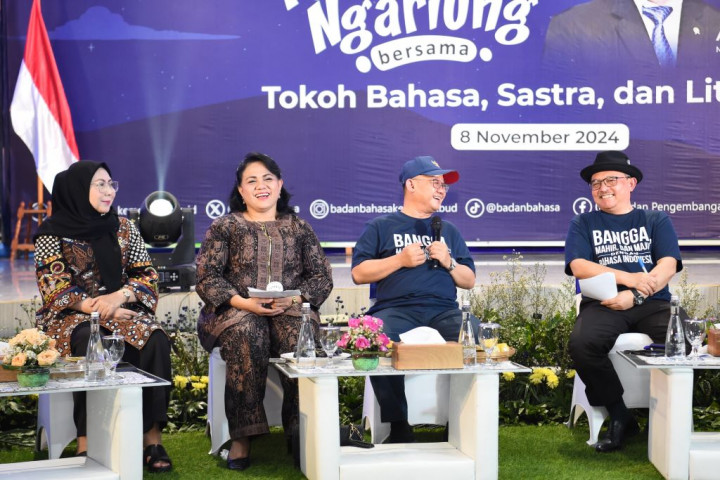 Mendikdasmen Ingin Buku Sastra Masuk ke Sekolah