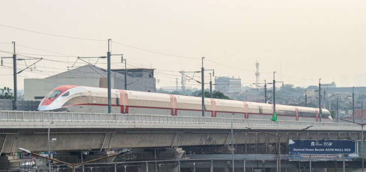 Semua Jalur Aman, Perjalanan Whoosh Kembali Normal