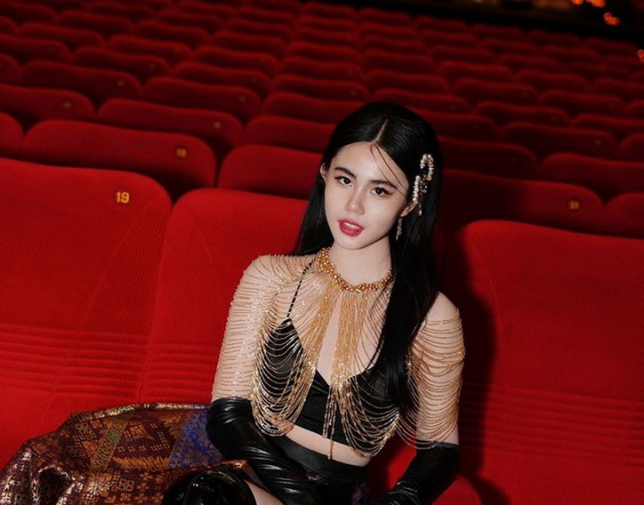 Zoe Levana Belajar Budaya Baru di Film Puang Bos