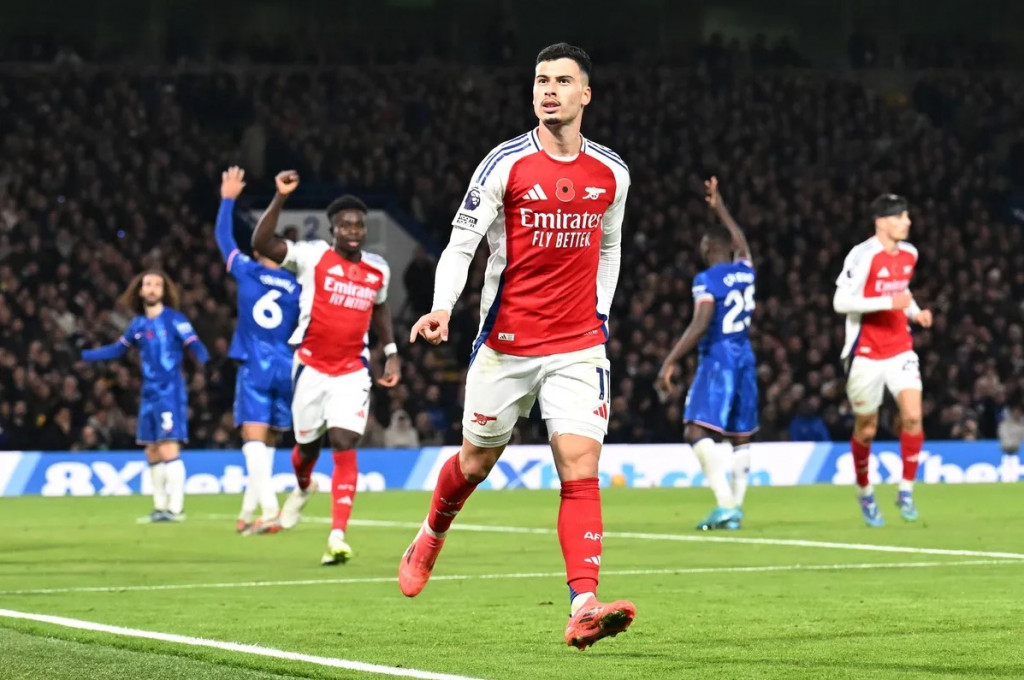 Penyerang Arsenal, Gabriel Martinelli, merayakan gol ke gawang Chelsea (premierleague.com)