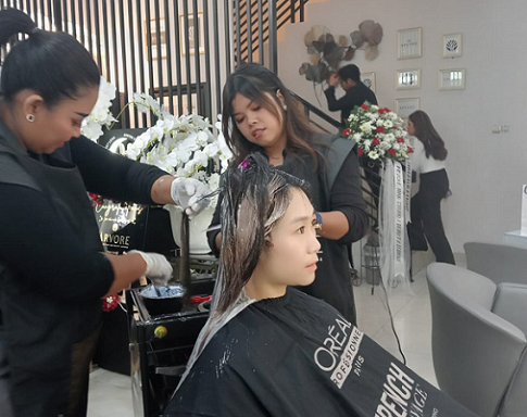 Prediksi Tren Rambut 2025, Warna Milk Tea hingga Model Long Bob Bakal jadi Favorit