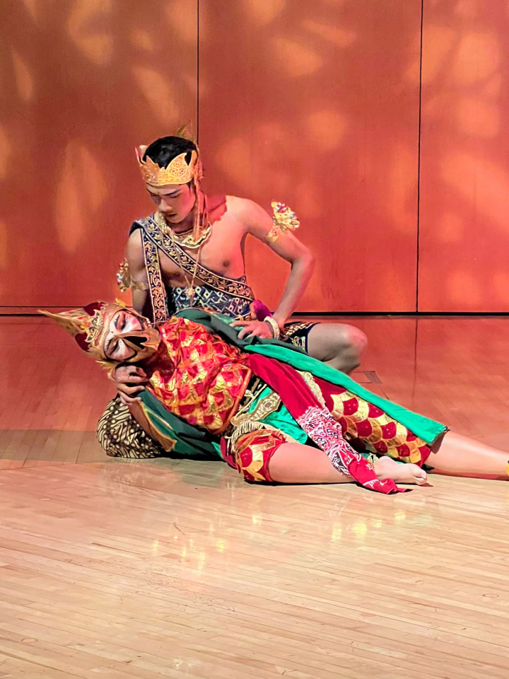 Sendratari The Missing Sinta ISI Surakarta Pukau Warga Republic Polytechnic Singapura