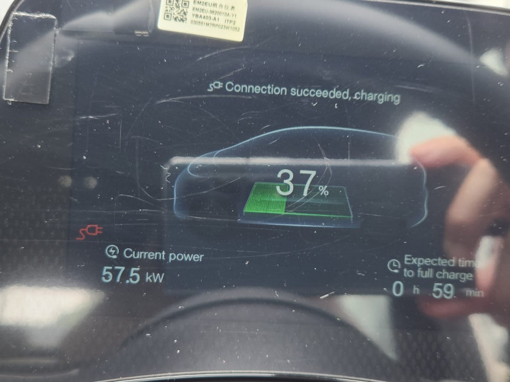 Begini Pengalaman Mengisi Daya Baterai BYD Dolphin