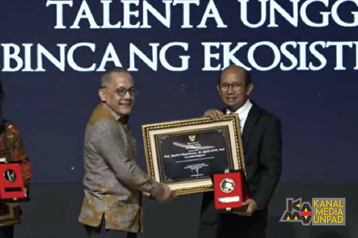 Guru Besar Unpad Prof. Bachti Alisjahbana Raih Habibie Prize 2024