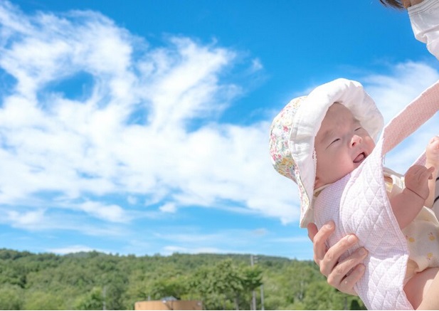 Dokter Beberkan Tips Menjemur Bayi yang Aman