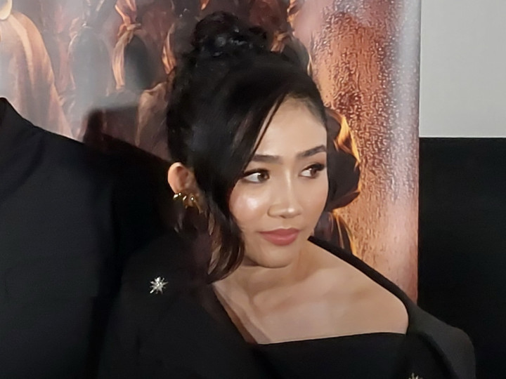 Febby Rastanty Terbentur Meja Saat Syuting Film Wanita Ahli Neraka