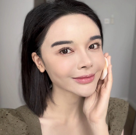 dr. Abelina, MM, MARS (MHA), Dpl. AAAM.  (Foto: Dok. Instagram/@abelina_md)