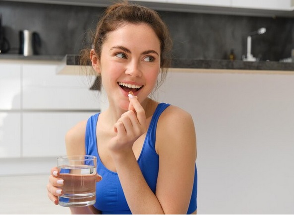 Sama seperti nutrisi lainnya, vitamin sangat penting untuk menjaga kesehatan jantung dengan mendukung berbagai fungsi psikologis. Ilutsrasi Freepik