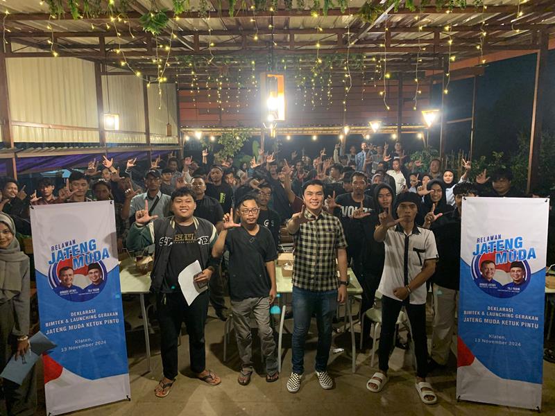 Dukung Ahmad Luthfi dan Taj Yasin, Relawan Jateng Muda Luncurkan Gerakan Ketuk Pintu
