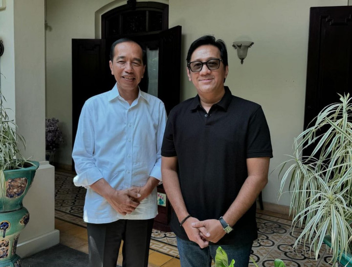 Desta dan Andre Taulany Dilarang Kontenin Isi Rumah Jokowi