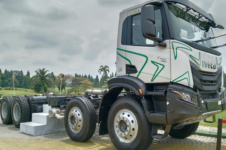 Semangat Iveco & Chakra Jawara Mengembangkan Bisnis Kendaraan Niaga Di Indonesia