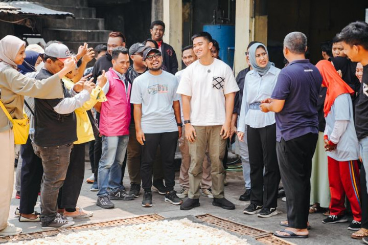 Kaesang Blusukan di Solo, Tekankan Kampanye Bisa Dilakukan di Mana Saja