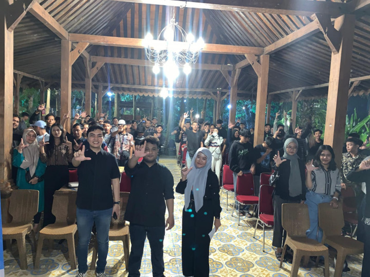 Relawan Muda Luncurkan Kampanye Door-to-Door untuk Luthfi-Yasin