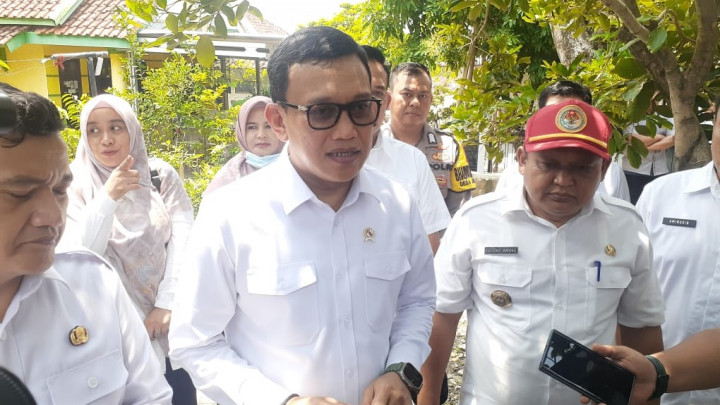 Menteri PPMI Abdul Kadir Karding Bantu Kembalikan Ijazah PMI yang Ditahan Perusahaan