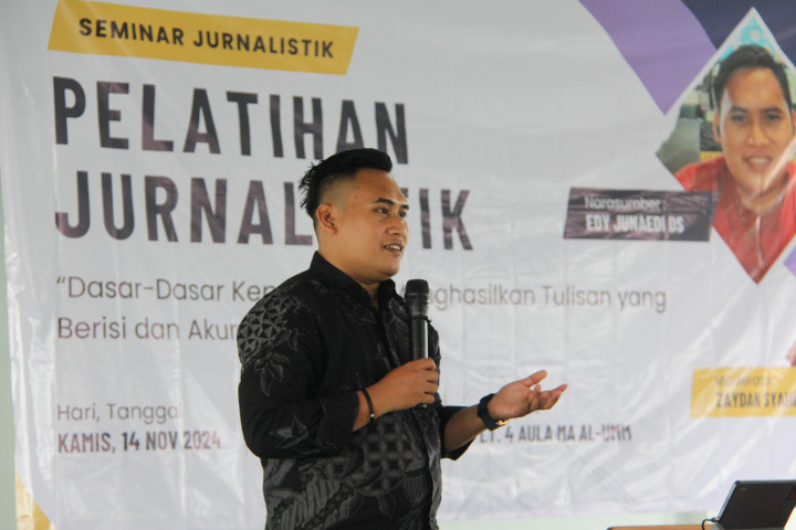 CEO KYU Media Berbagi Pengalaman Jurnalistik dengan Guru dan Siswa