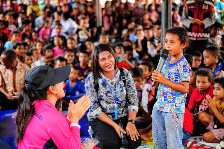 Ketum Bhayangkari Minta Dirikan Posko Trauma Healing bagi Anak Pengungsi Erupsi Lewotobi