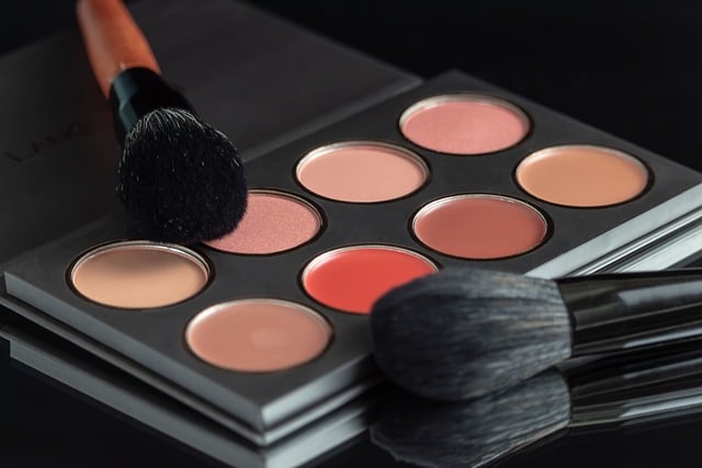 Ladies, Simak! Ini Cara Pakai Blush On Sesuai Bentuk Wajah