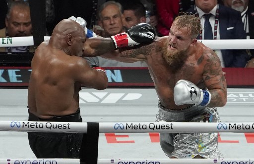 Tinju: Mike Tyson Menyerah di Tangan Jake Paul