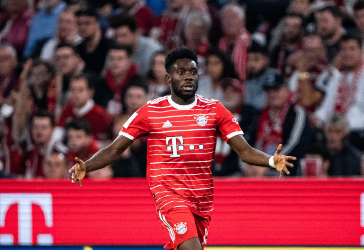 Agen Tepis Rumor Kepergian Alphonso Davies ke Madrid