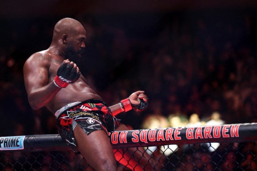 UFC: Jon Jones Pertahankan Gelar Juara Kelas Berat