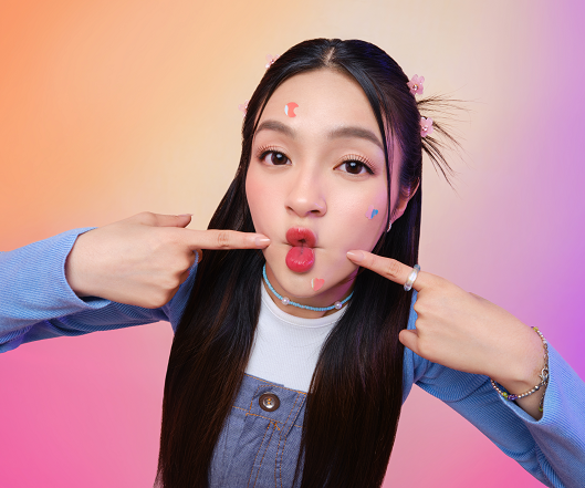 Suka Dipakai Eca Aura, Ini 3 Keunggulan Acne Beauty Patch Hologram