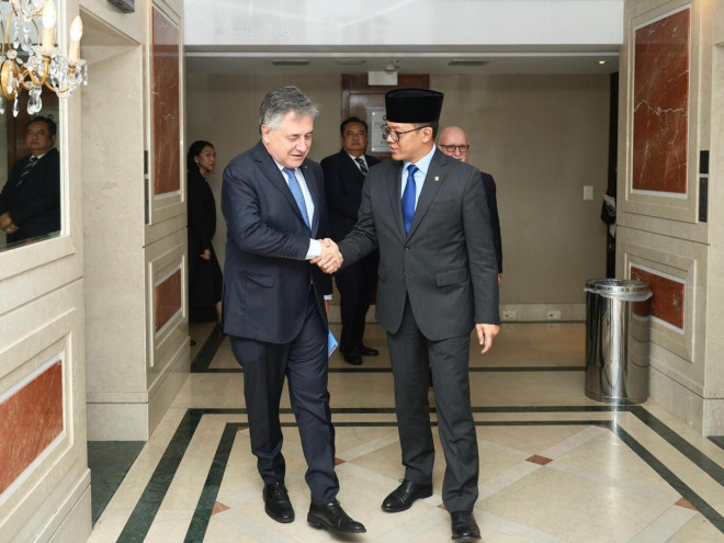 Menlu Sugiono saat bertemu Menlu Uruguay Omar Paganini di Rio de Janeiro, Brasil, 17 November 2024. (Kemenlu RI)