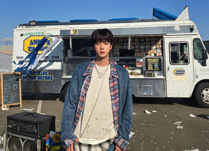 Jin BTS Dominasi Tangga Lagu lewat 'Running Wild'