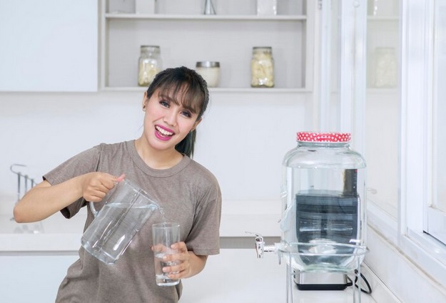 Butuh 10.000 liter air dalam sekali minum untuk bisa mendapatkan kadar BPA yang melebihi ambang batas aman. Ilustrasi Freepik