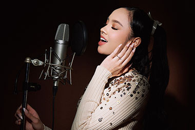 Isyarat Hubungan Lyodra dan Randy Martin, Saling Balas Emoji Hati di Instagram