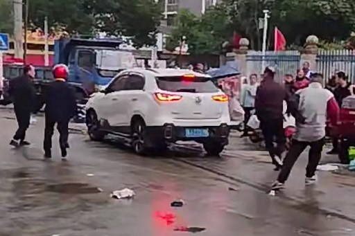 Mobil Tabrak Kerumunan Anak SD di Tiongkok, Beberapa Terluka