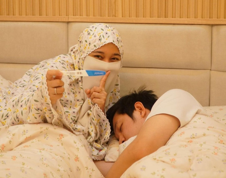 Selamat! Istri Dennis Lim Hamil Anak Kembar Setelah 5 Tahun Menikah