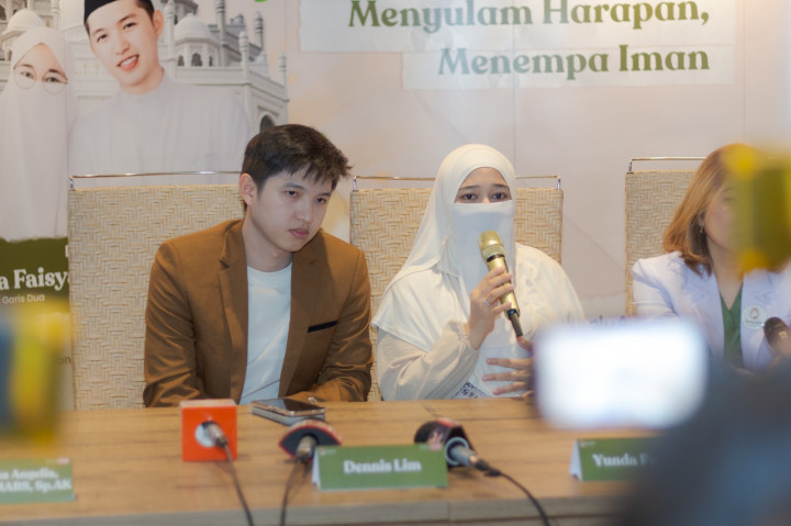 Istri Dennis Lim Hamil Anak Kembar, Sempat Alami Masalah Ini