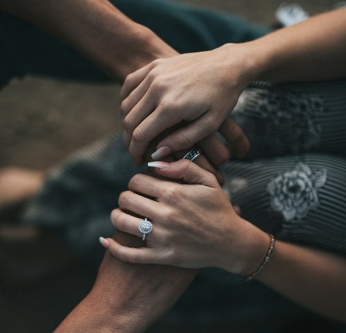 3 Berita Terpopuler Gaya: Feromon Hingga Cara Atasi Mata Gatal