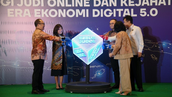 Cegah Aliran Uang Judi Online ke Luar Negeri, Komdigi Gandeng PPATK