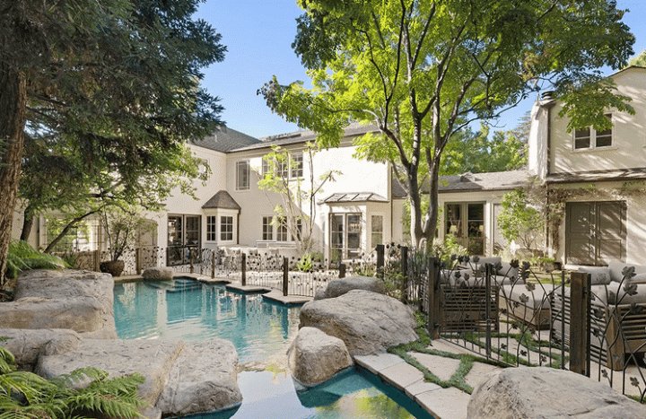 Produser Eksekutif The Simpsons Jual Rumahnya Senilai Rp159 Miliar