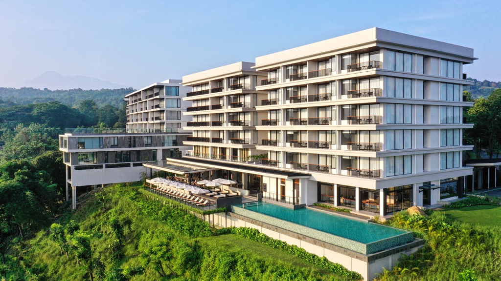 The Suites Royal Tulip Gunung Geuls dikepung dengan pemandangan alam nan asri. Dok. Ist